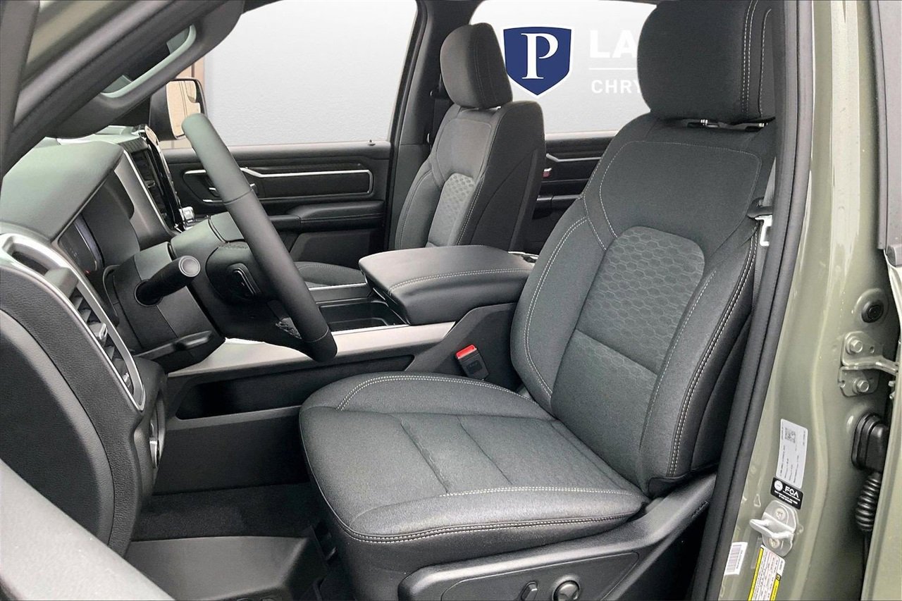 New 2026 RAM 1500 4x4 Crew Cab image 20