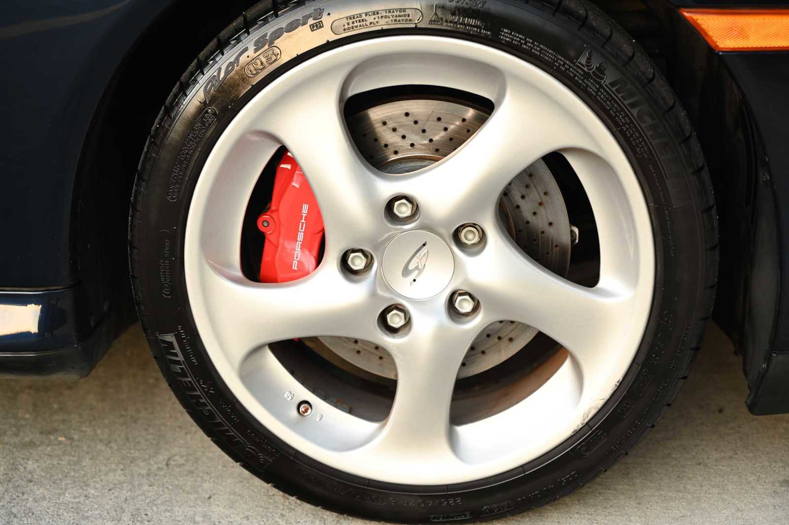 Used 2003 Porsche 911 Carrera 4S image 9