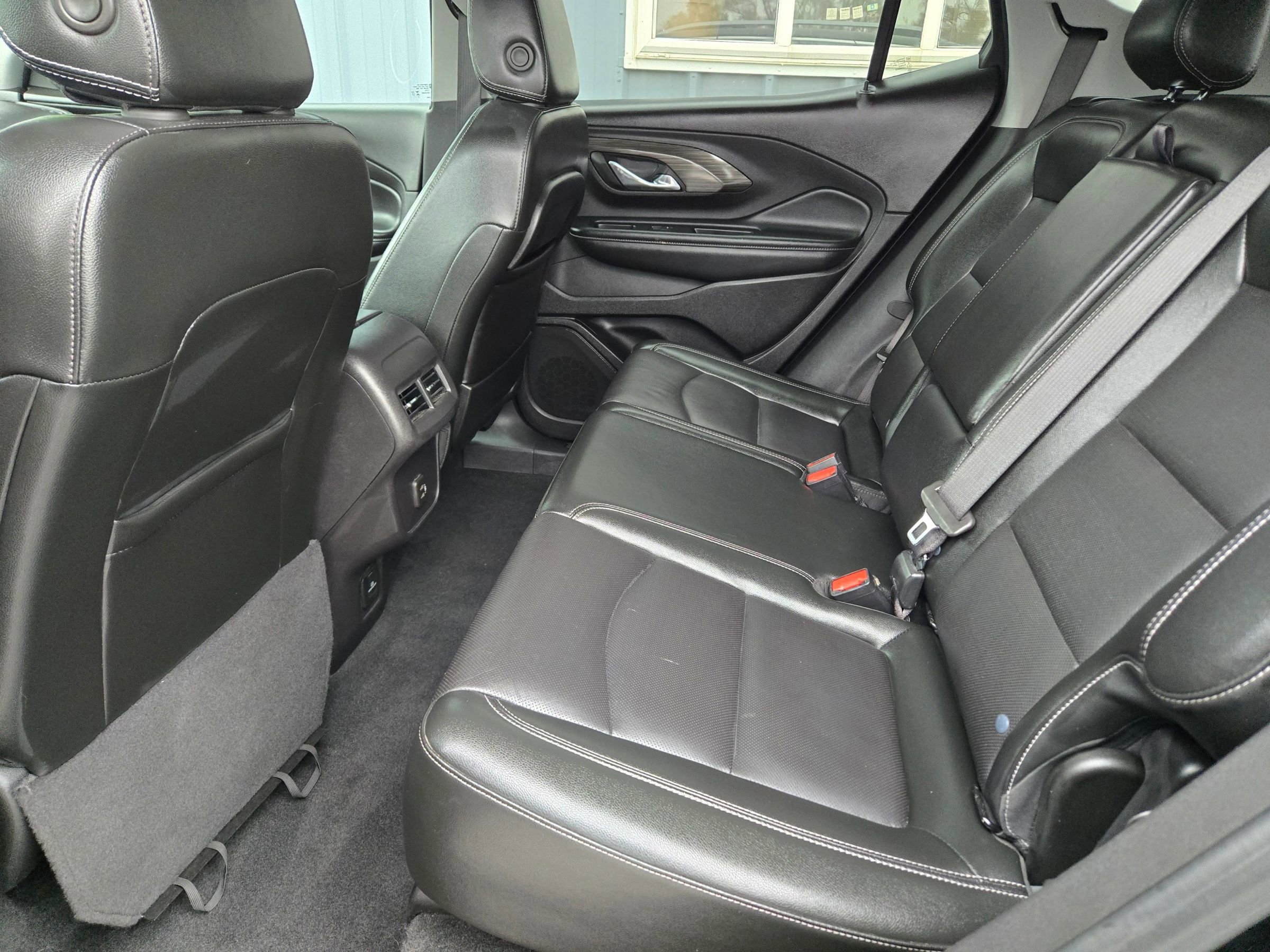 Used 2024 GMC Terrain SLT image 53