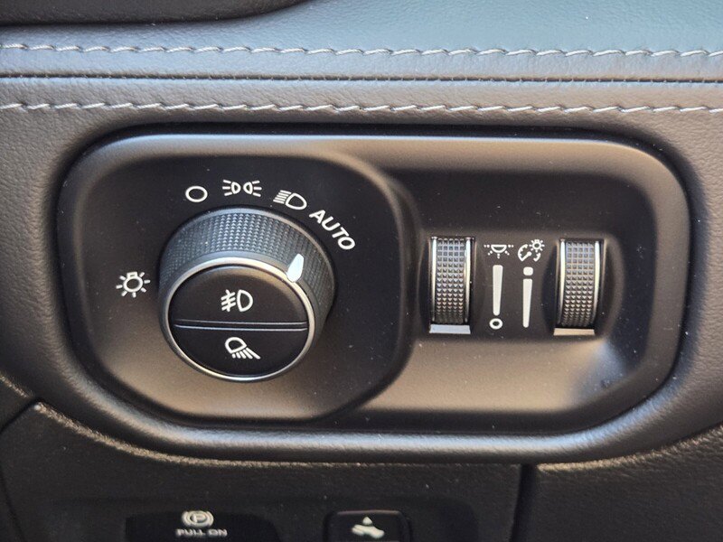 Used 2024 RAM 1500 Limited w/ Body Color Bumper Group image 20