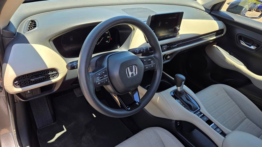 Used 2025 Honda HR-V LX image 9