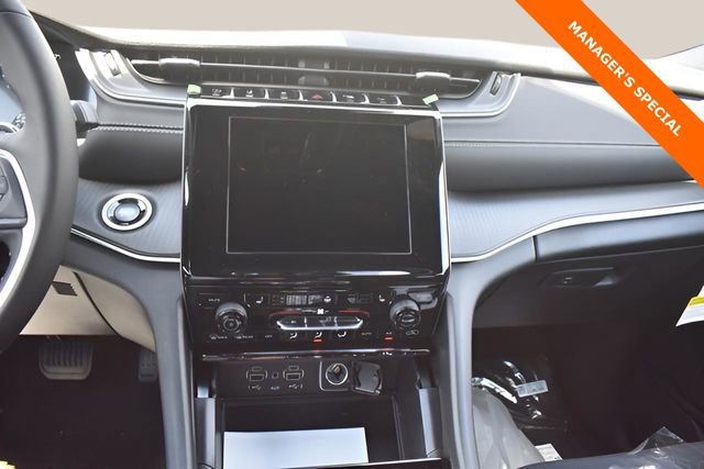 New 2025 Jeep Grand Cherokee L Laredo w/ Luxury Tech Group I image 24