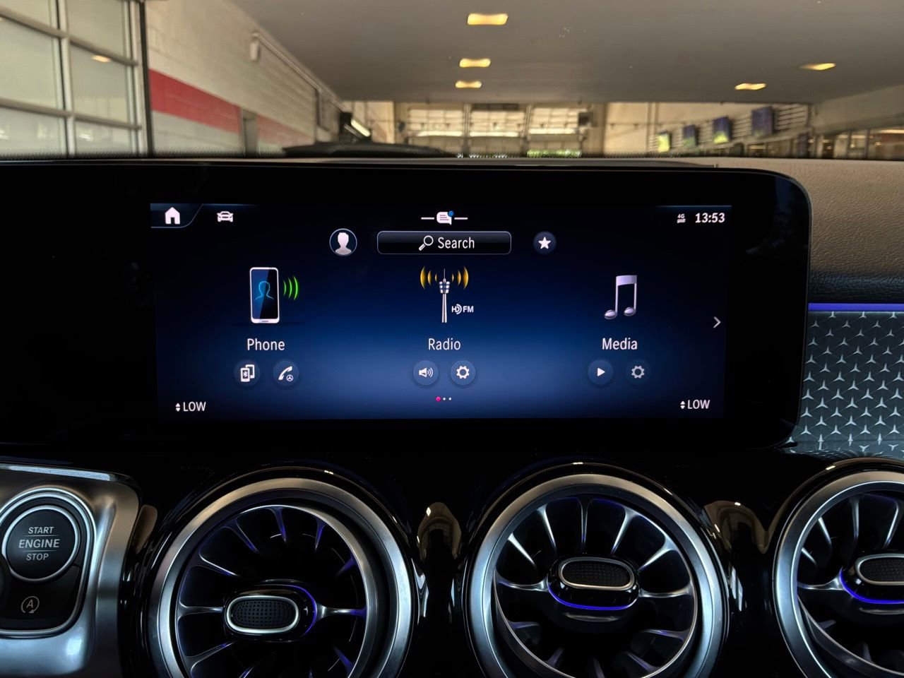 Used 2025 Mercedes-Benz GLB 250 4MATIC image 34