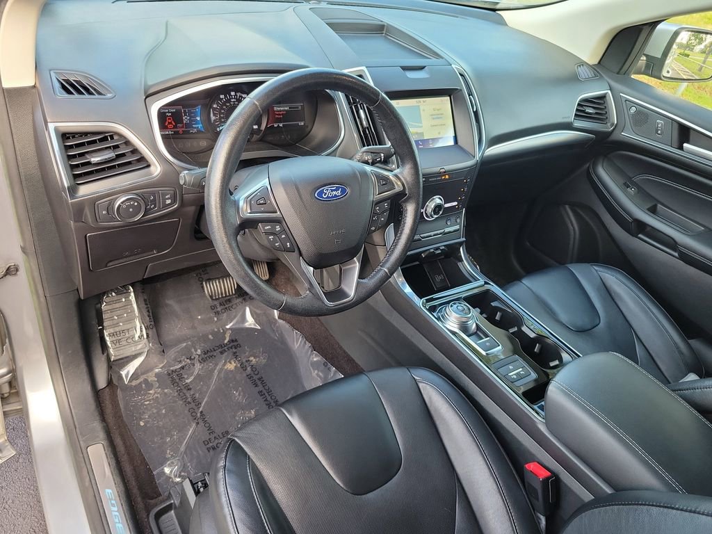 Used 2020 Ford Edge Titanium w/ Equipment Group 301A image 17