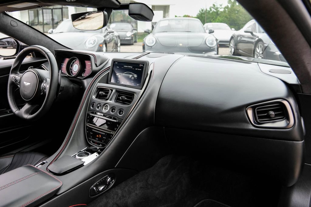 Used 2020 Aston Martin DB11 Coupe RWD image 10