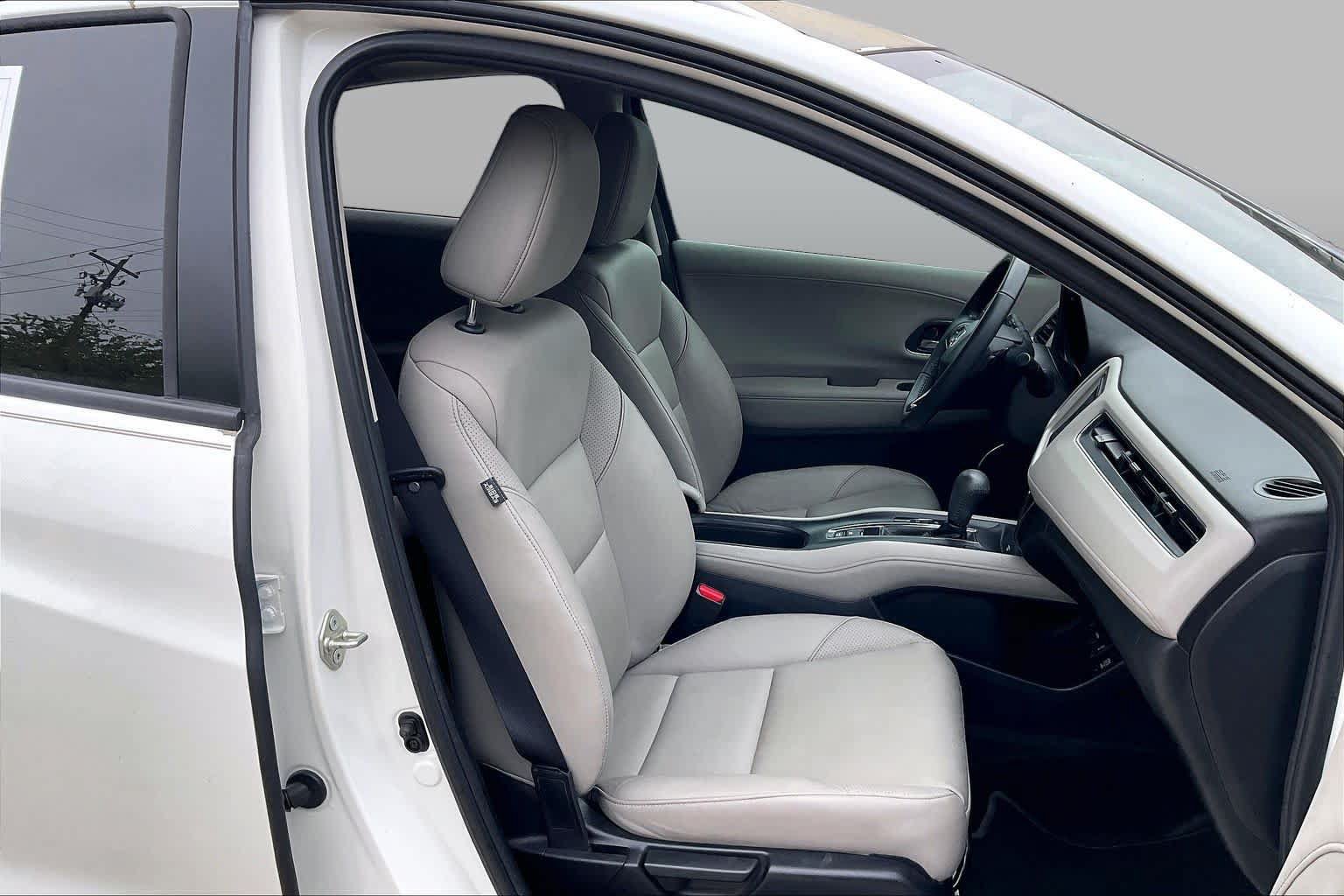 Used 2017 Honda HR-V EX-L image 8
