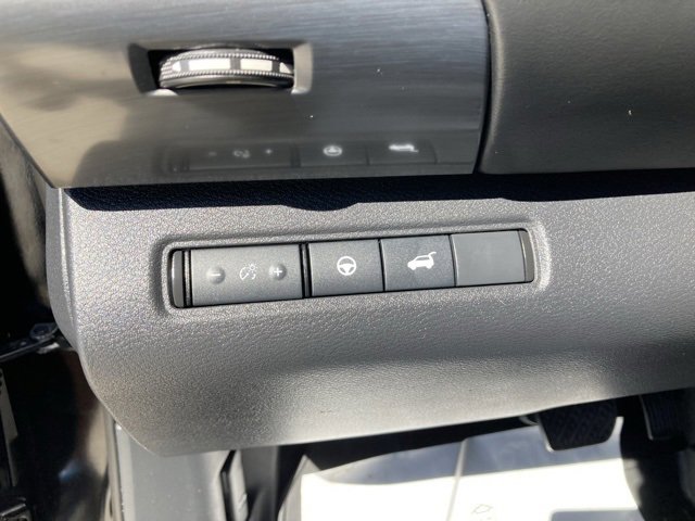 Used 2022 Nissan Pathfinder SL image 13