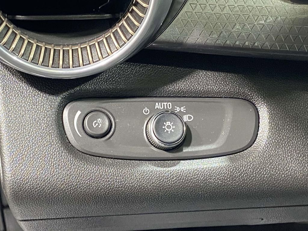 Used 2024 Chevrolet Trax ACTIV w/ Driver Confidence Package image 19