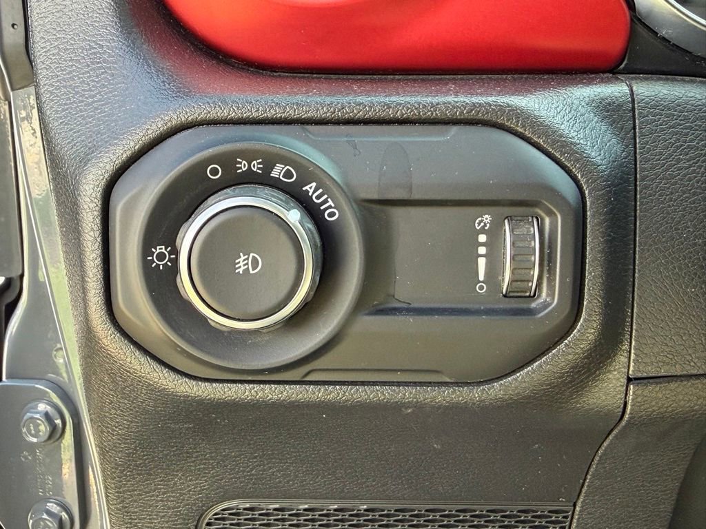 Certified 2023 Jeep Wrangler Rubicon w/ Cold Weather Group AWD/4WD image 28