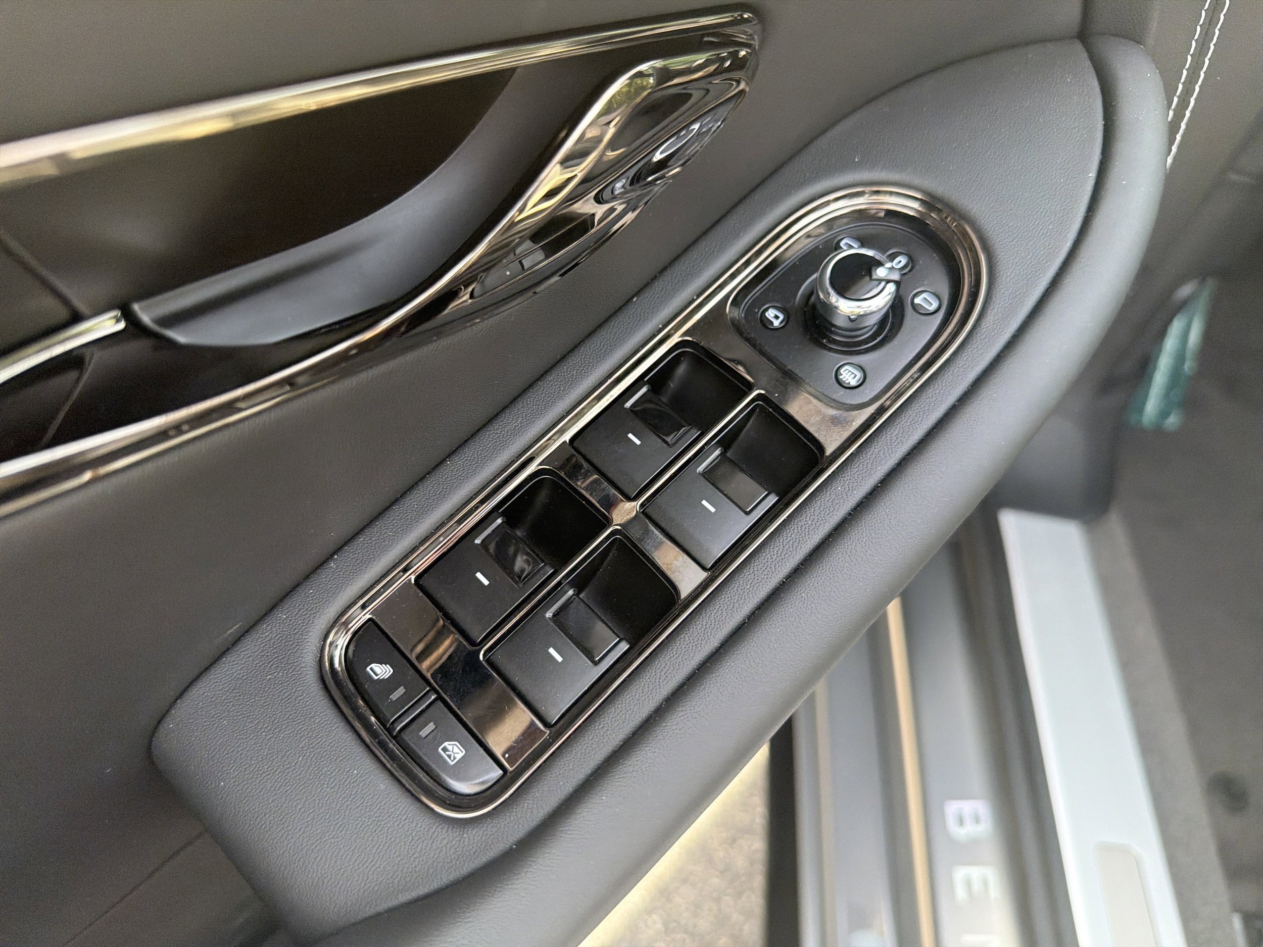 New 2026 Bentley Continental GTC AWD/4WD image 12