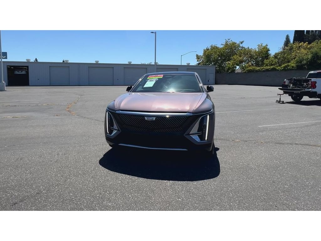 Certified 2024 Cadillac Lyriq Tech w/ Driver Assist Package RWD image 4