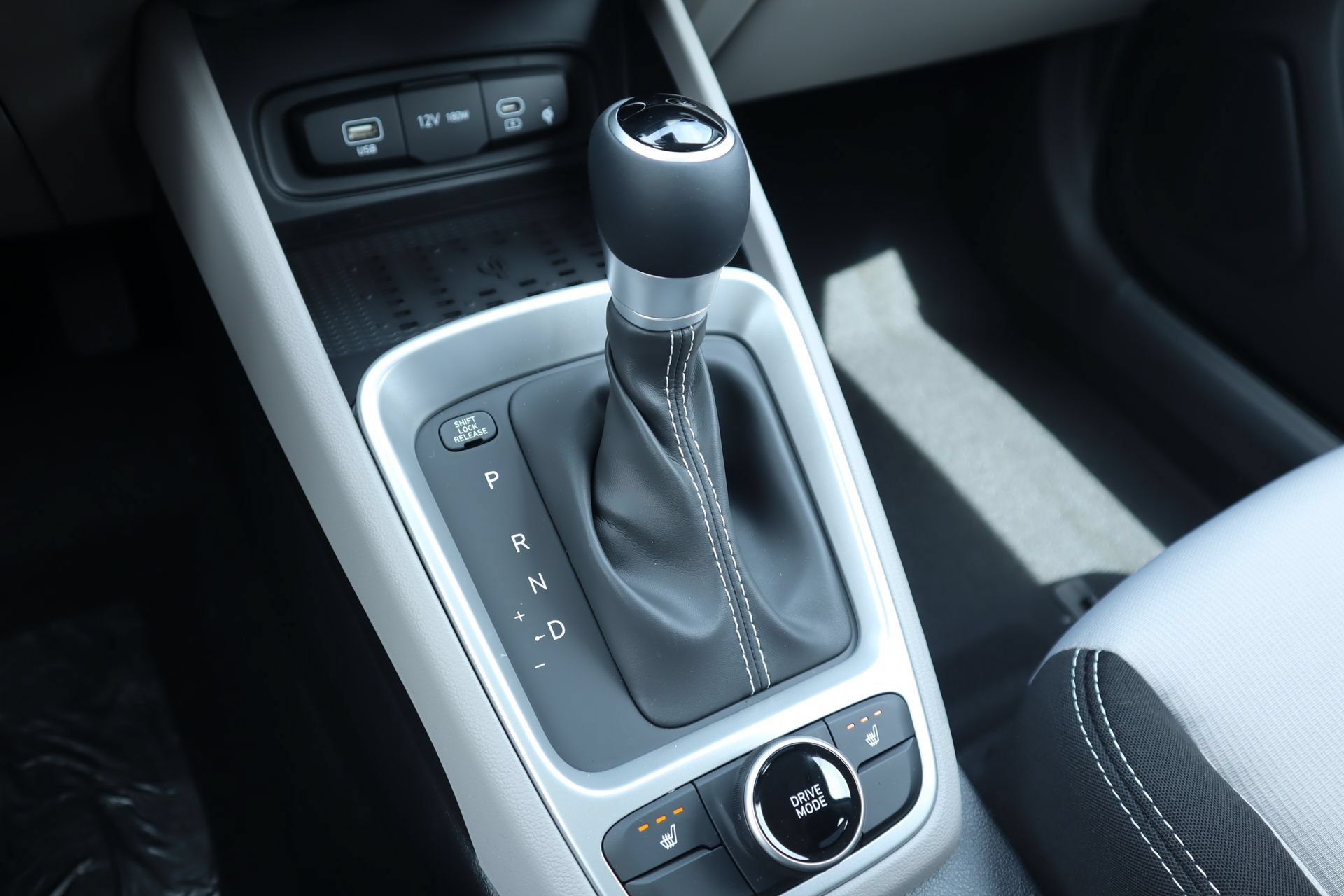 New 2026 Hyundai Venue SEL FWD image 15