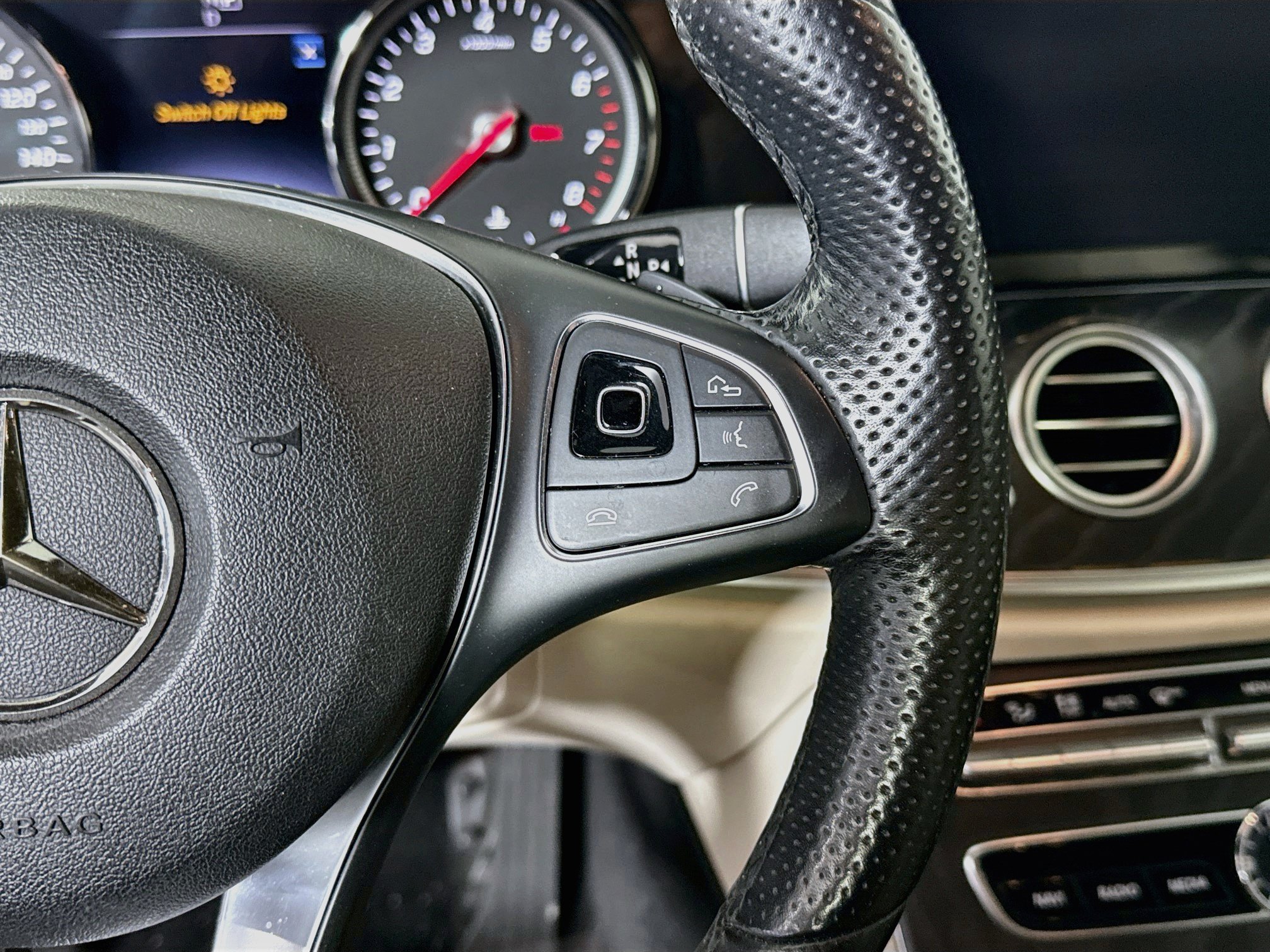 Used 2018 Mercedes-Benz E 300 w/ Premium 3 Package (Q03) image 15