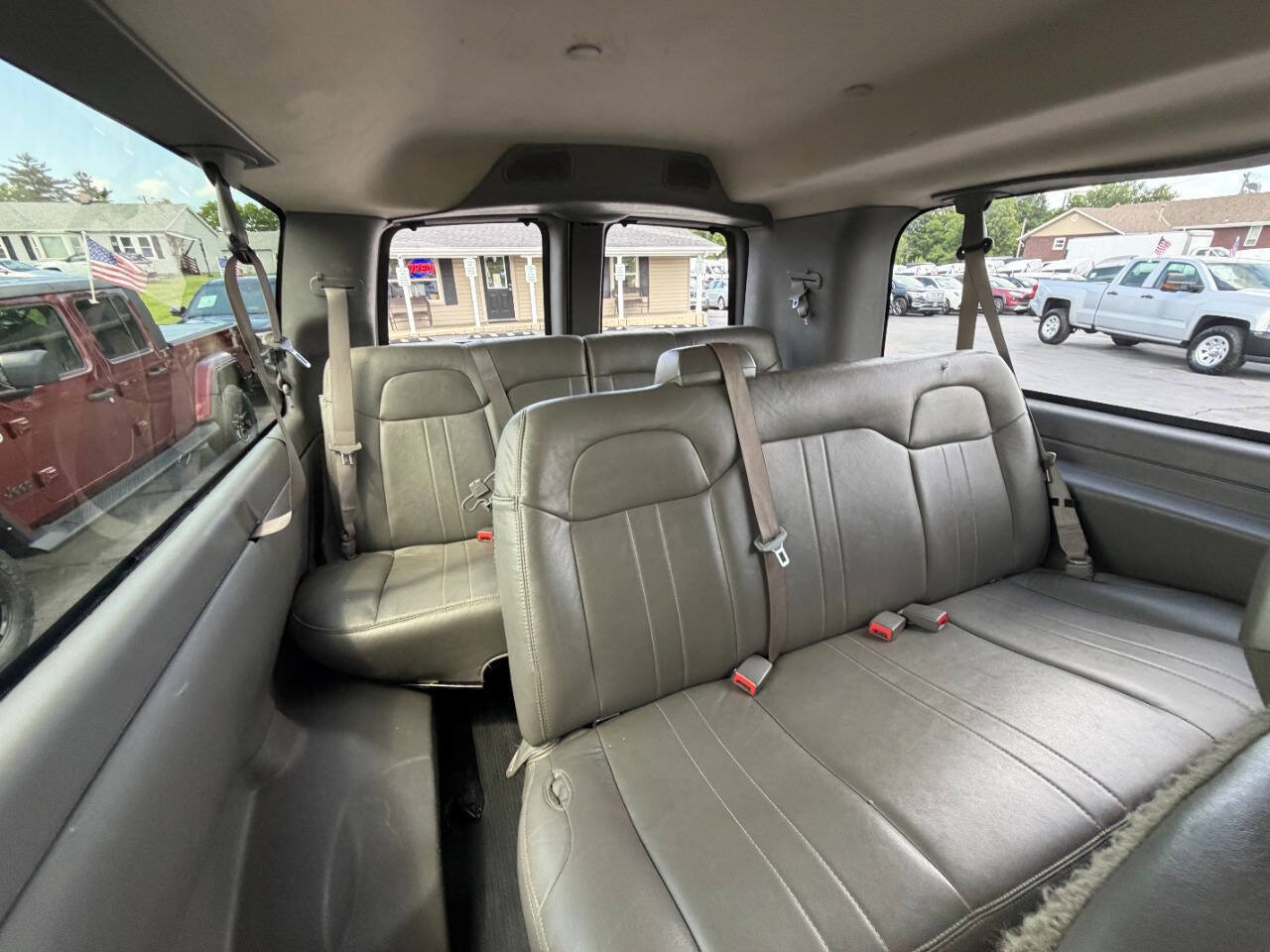 Used 2019 Chevrolet Express 3500 LS RWD image 20