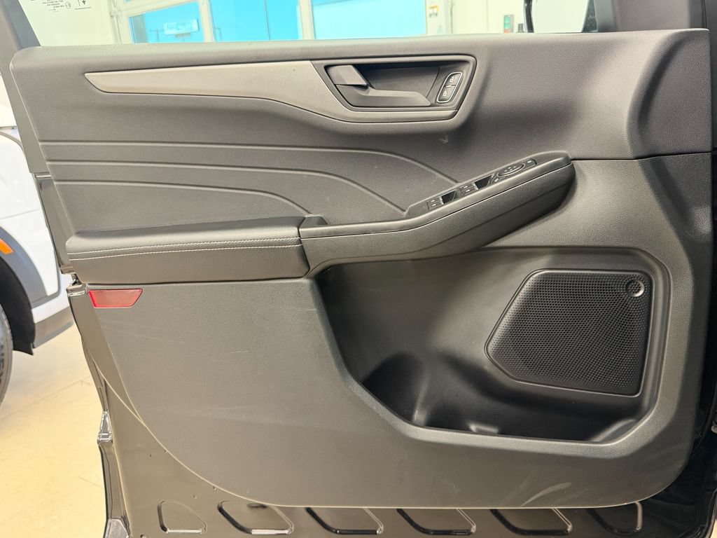 Used 2025 Ford Escape Active w/ Tech Pack #1 FWD image 9