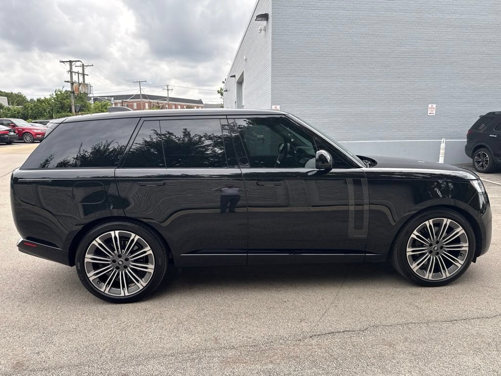 Used 2025 Land Rover Range Rover Autobiography AWD/4WD image 7