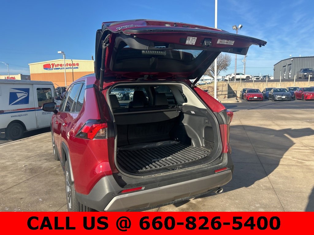 Used 2022 Toyota RAV4 Limited image 12