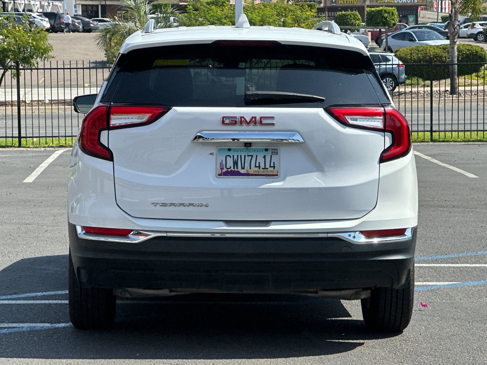 Used 2024 GMC Terrain SLT FWD image 4