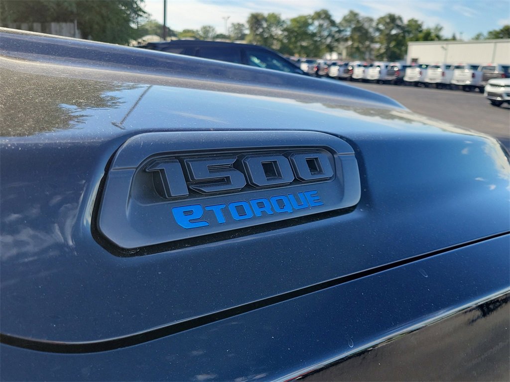 New 2026 RAM 1500 4x4 Crew Cab image 6