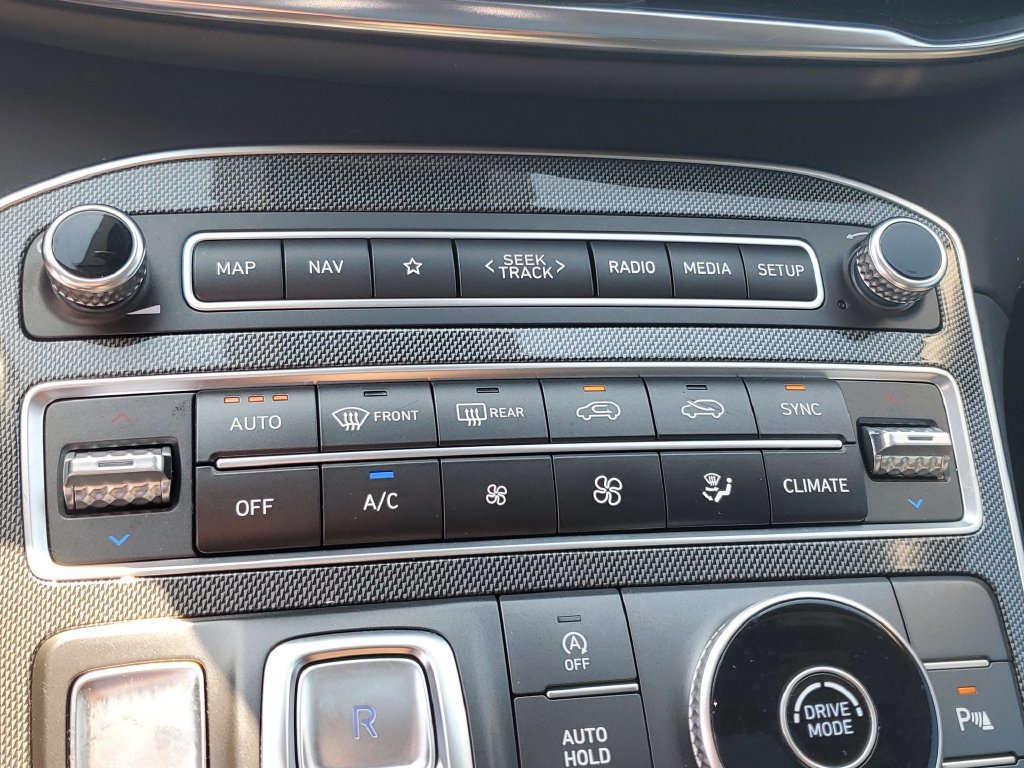 Used 2023 Hyundai Santa Fe Limited FWD image 21
