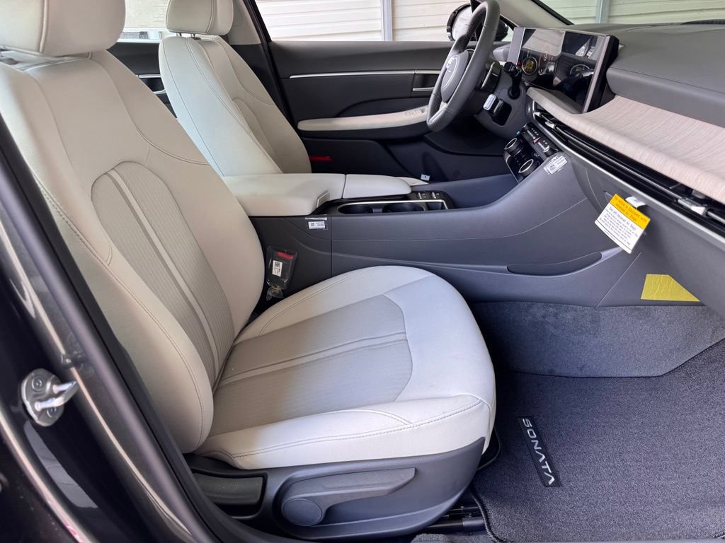 New 2026 Hyundai Sonata SEL FWD image 18