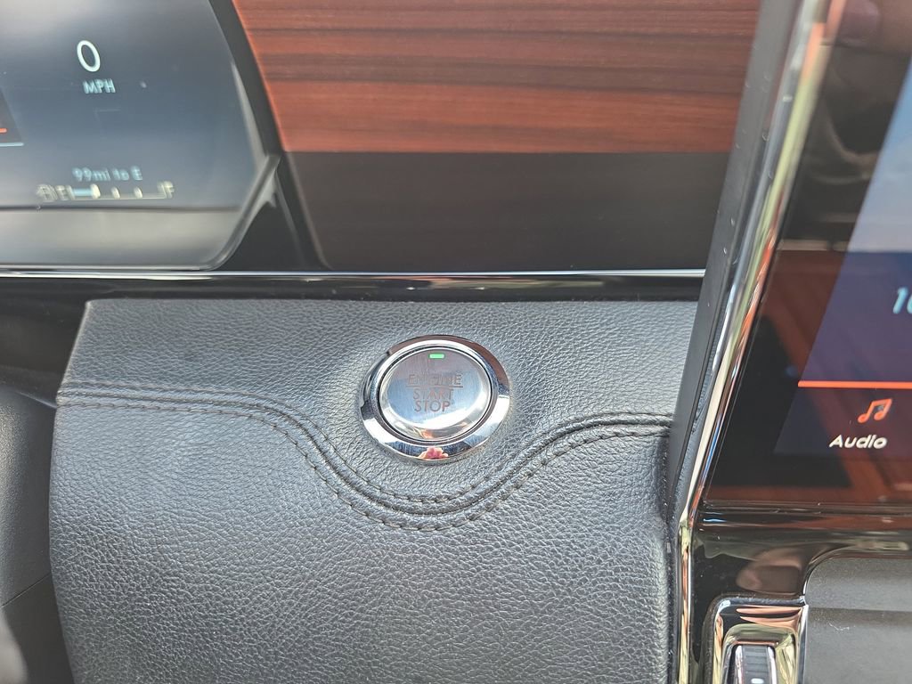 Used 2023 Lincoln Navigator Reserve image 25