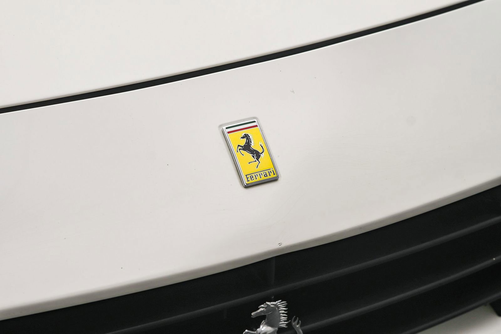 Used 2016 Ferrari California T image 27
