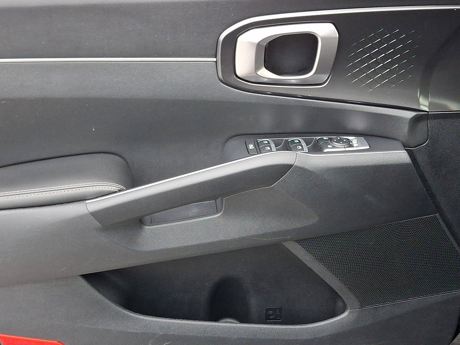 Used 2023 Kia Sorento LX image 12