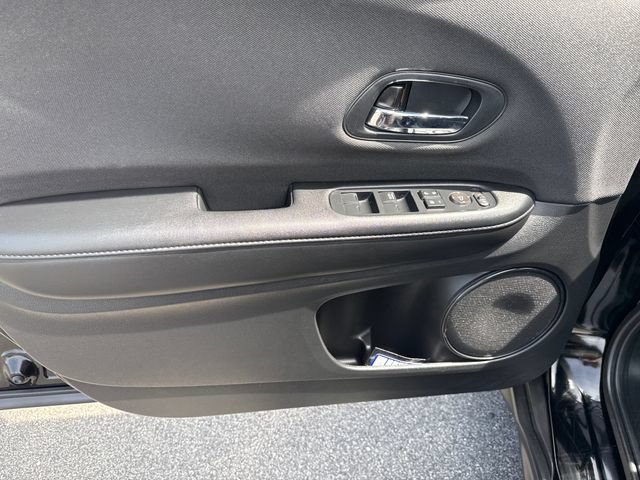 Used 2022 Honda HR-V LX image 9