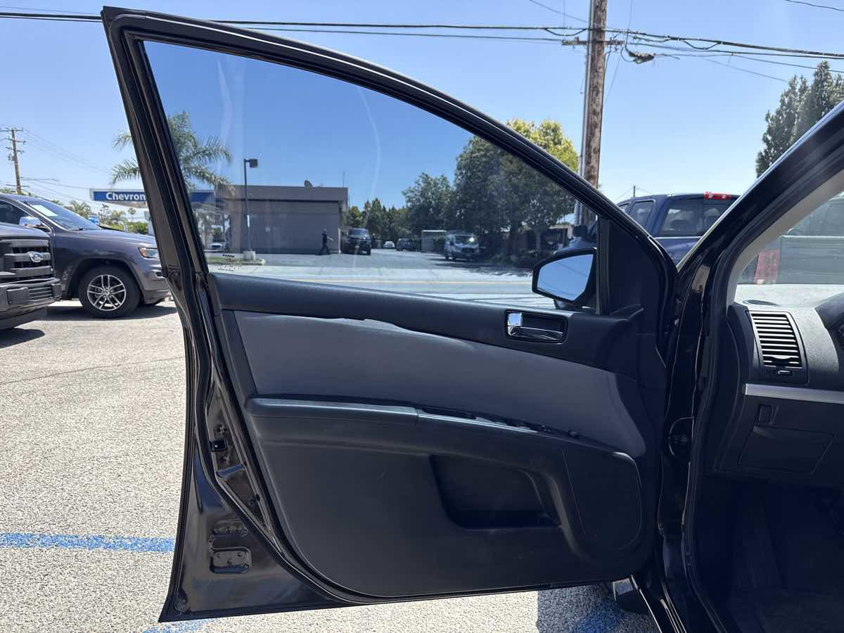 Used 2010 Nissan Sentra 2.0 S FWD image 6