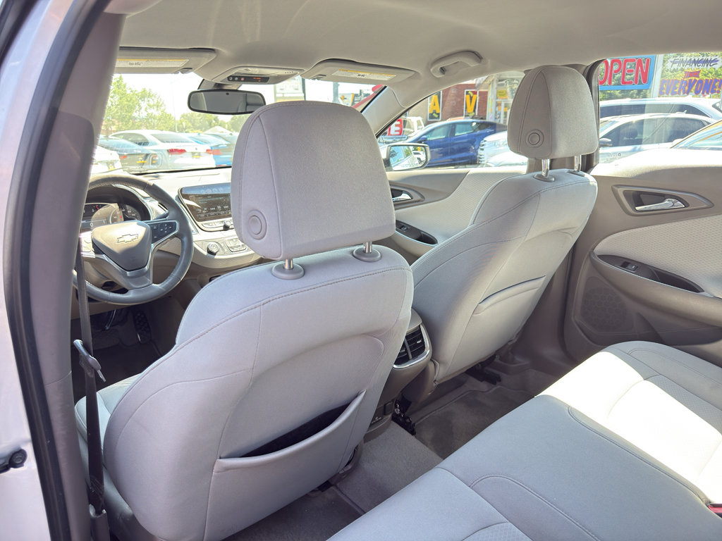 Used 2018 Chevrolet Malibu LT FWD image 15