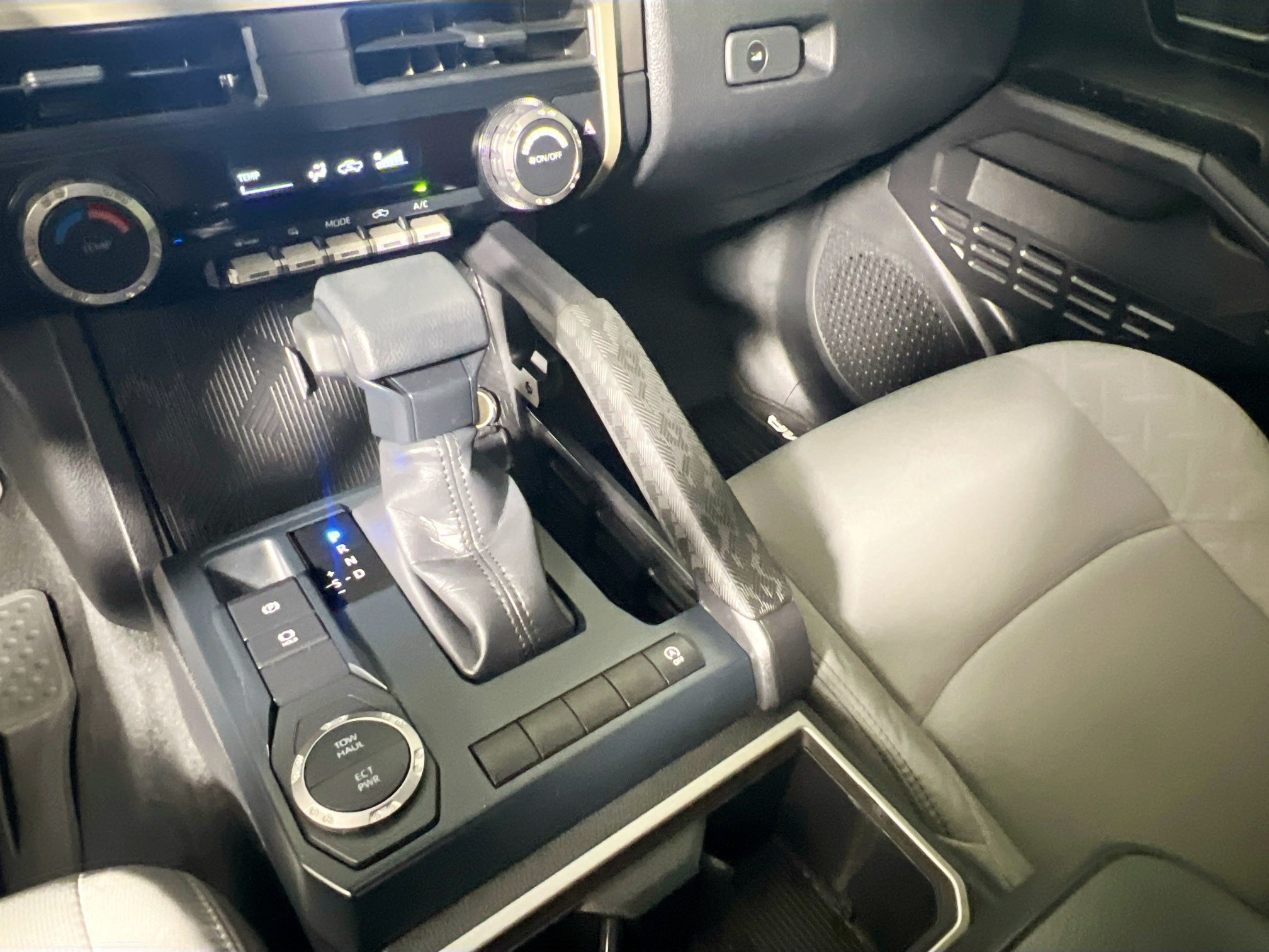 Used 2024 Toyota Tacoma SR5 RWD image 25