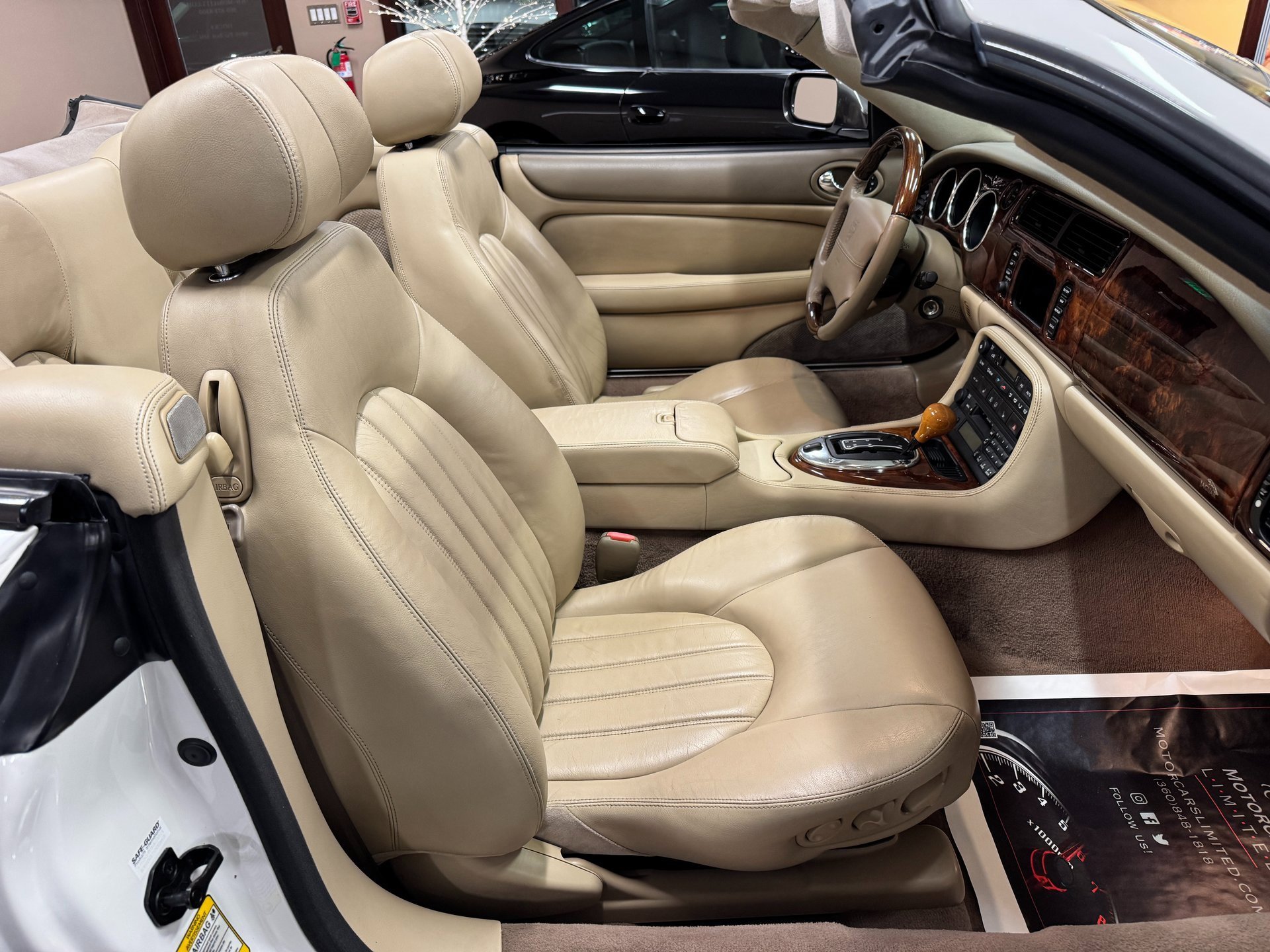 Used 2003 Jaguar XK8 Convertible image 16