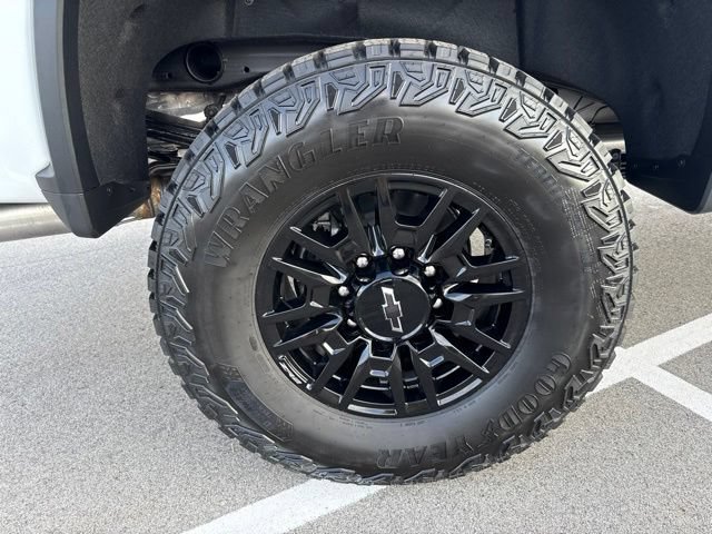 New 2026 Chevrolet Silverado 2500 ZR2 AWD/4WD image 12