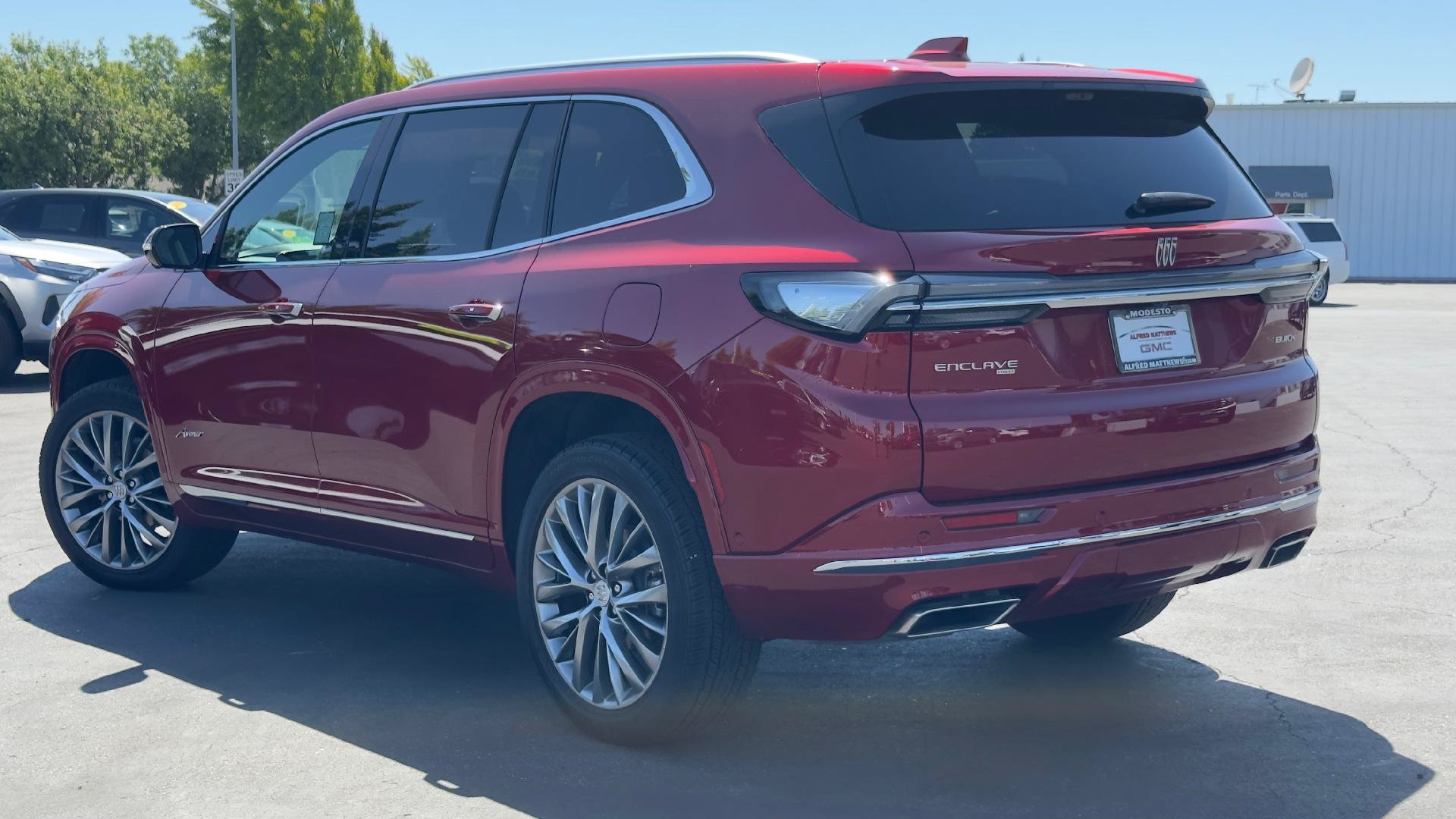 Used 2025 Buick Enclave Avenir w/ Super Cruise Package AWD/4WD image 6