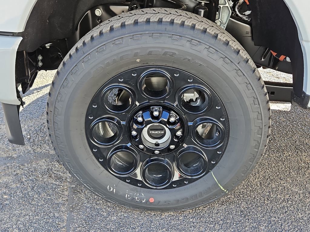 New 2026 Ford F250 Lariat w/ Black Appearance Package image 17