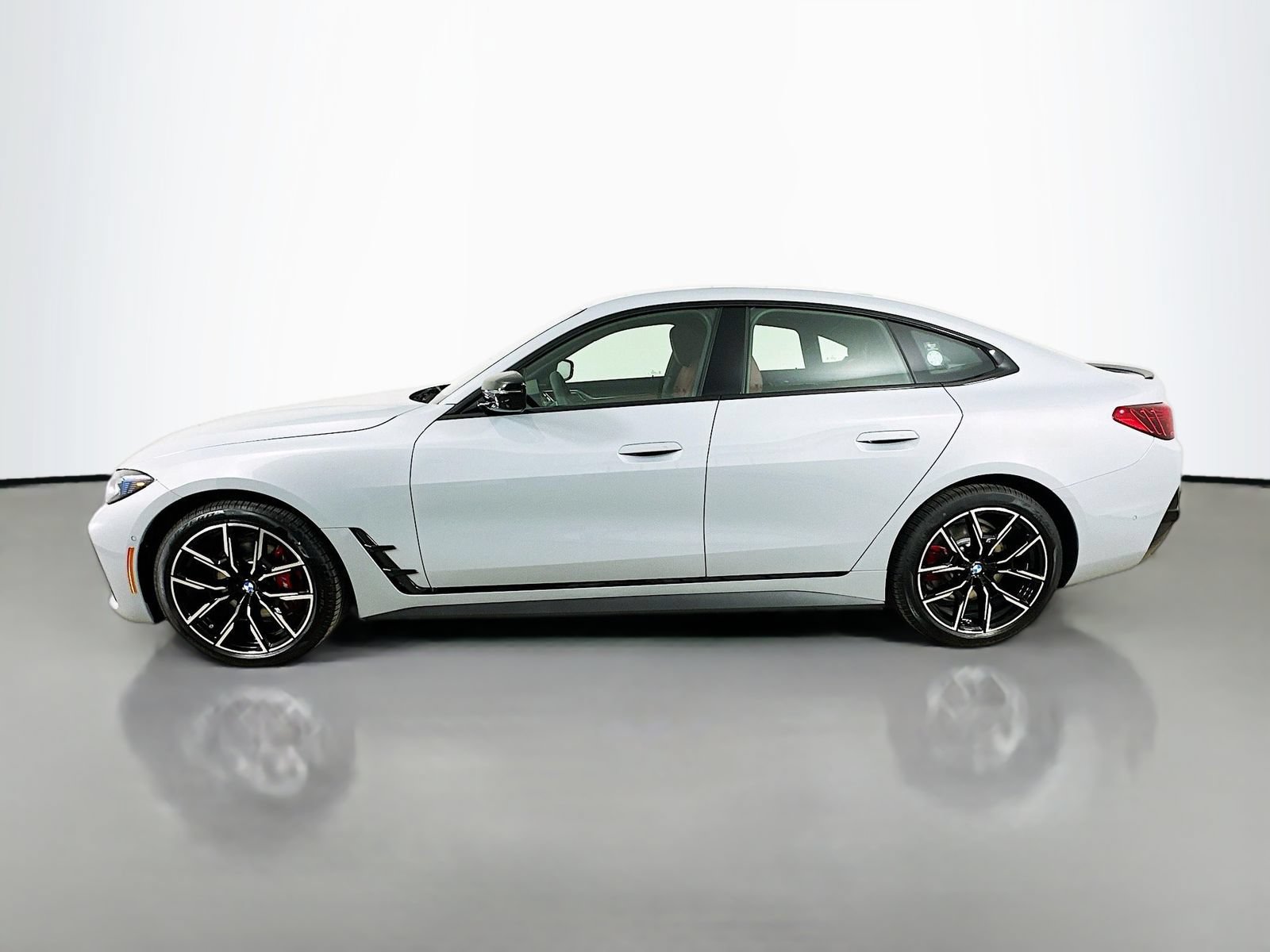 New 2026 BMW 430i xDrive w/ M Sport Package AWD/4WD image 8