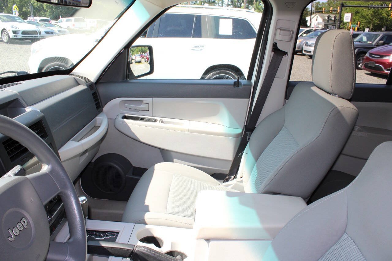 Used 2008 Jeep Liberty Sport w/ Popular Equipment Group AWD/4WD image 14