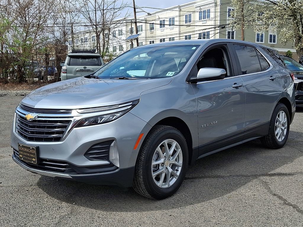 Used 2024 Chevrolet Equinox LT image 3