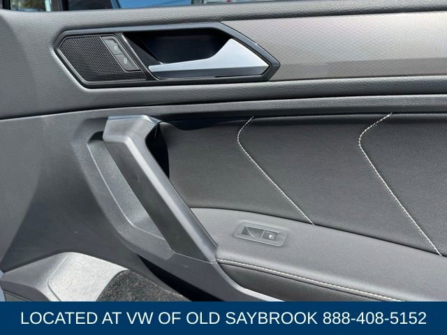Used 2022 Volkswagen Tiguan SE w/ Panoramic Sunroof Package image 28