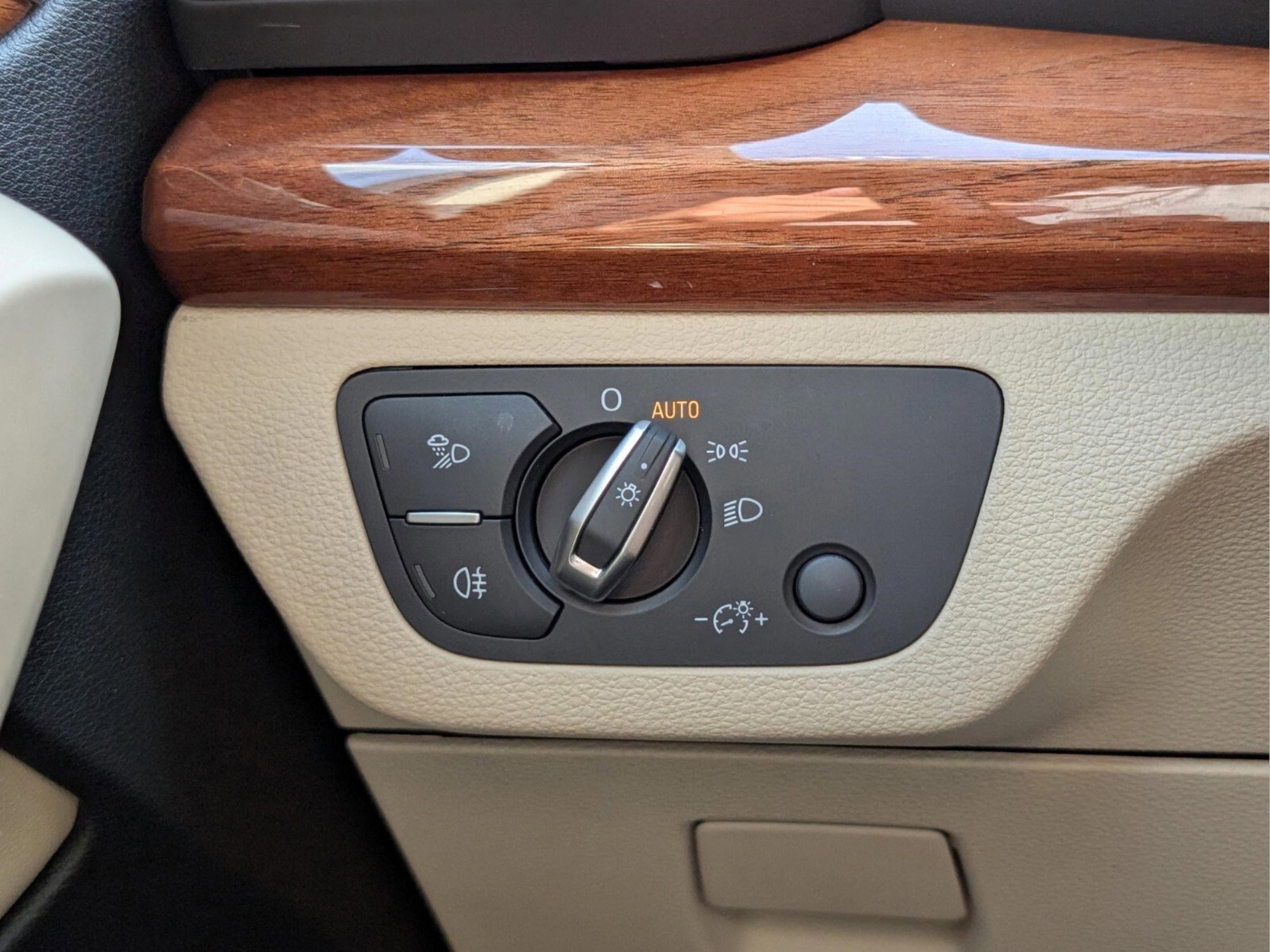 Used 2021 Audi Q5 Premium w/ Convenience Package image 23