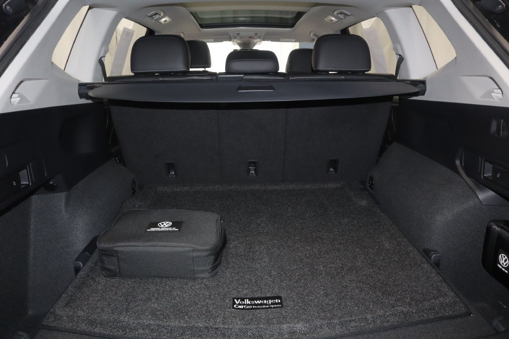 Used 2022 Volkswagen Tiguan SE w/ Panoramic Sunroof Package AWD/4WD image 13