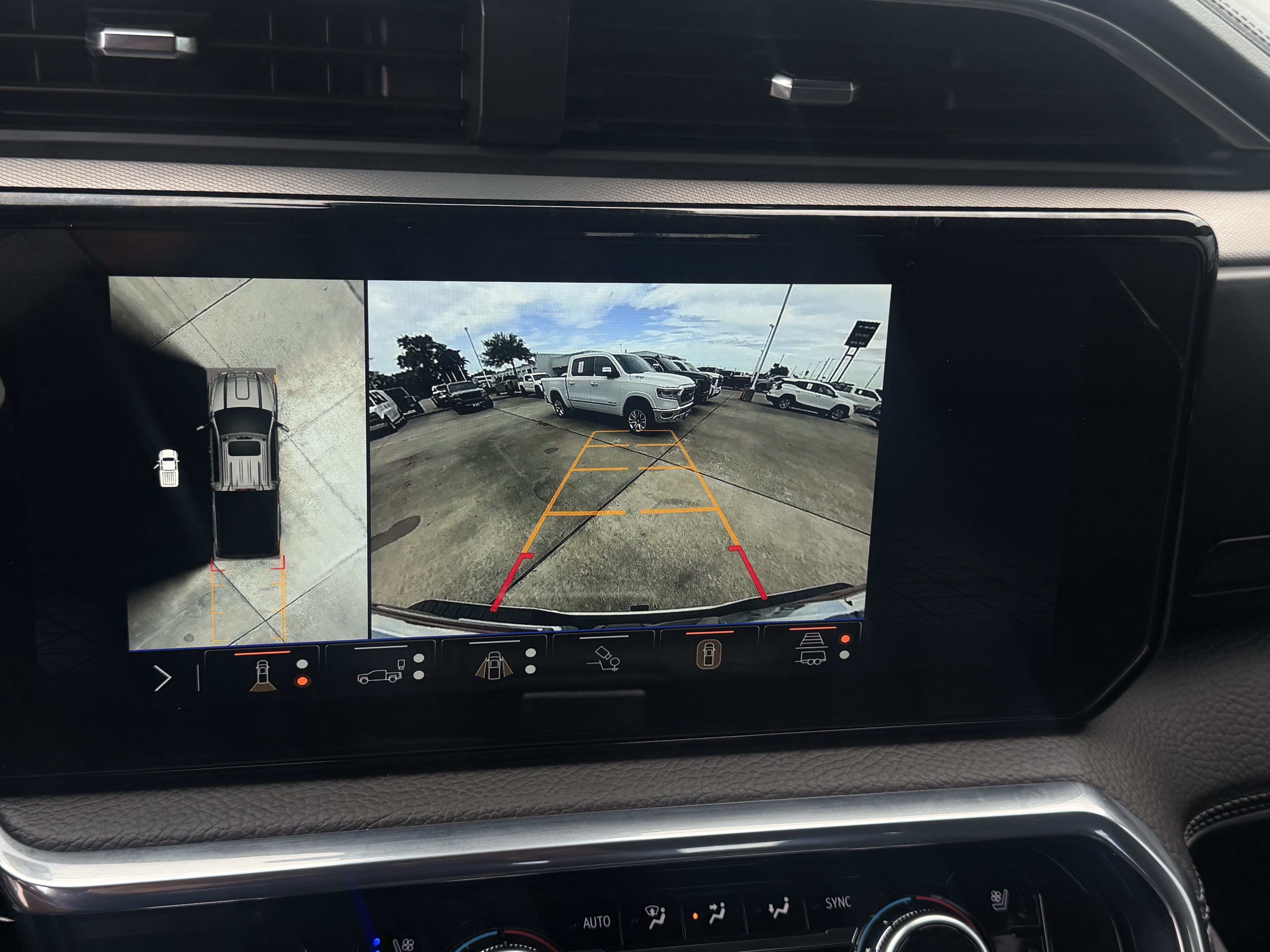 Used 2025 GMC Sierra 2500 Denali AWD/4WD image 18