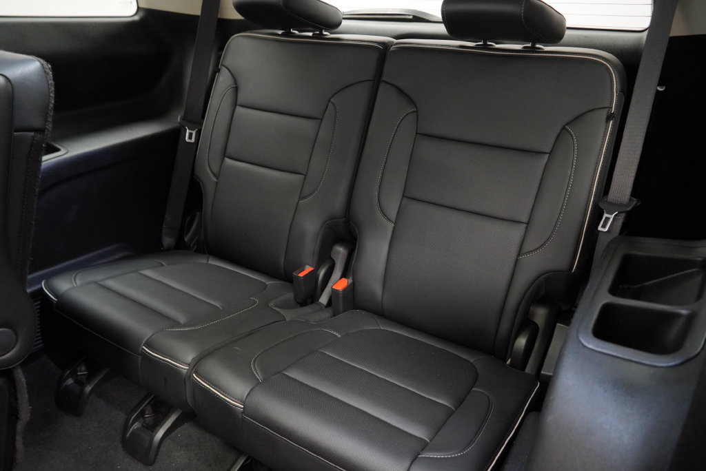 Certified 2023 GMC Acadia Denali w/ Denali Technology Package FWD image 15