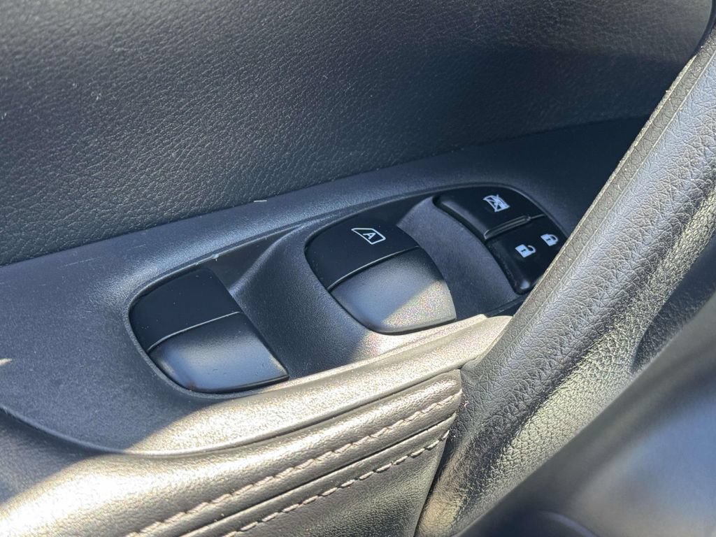 Certified 2022 Nissan Rogue Sport S AWD/4WD image 17