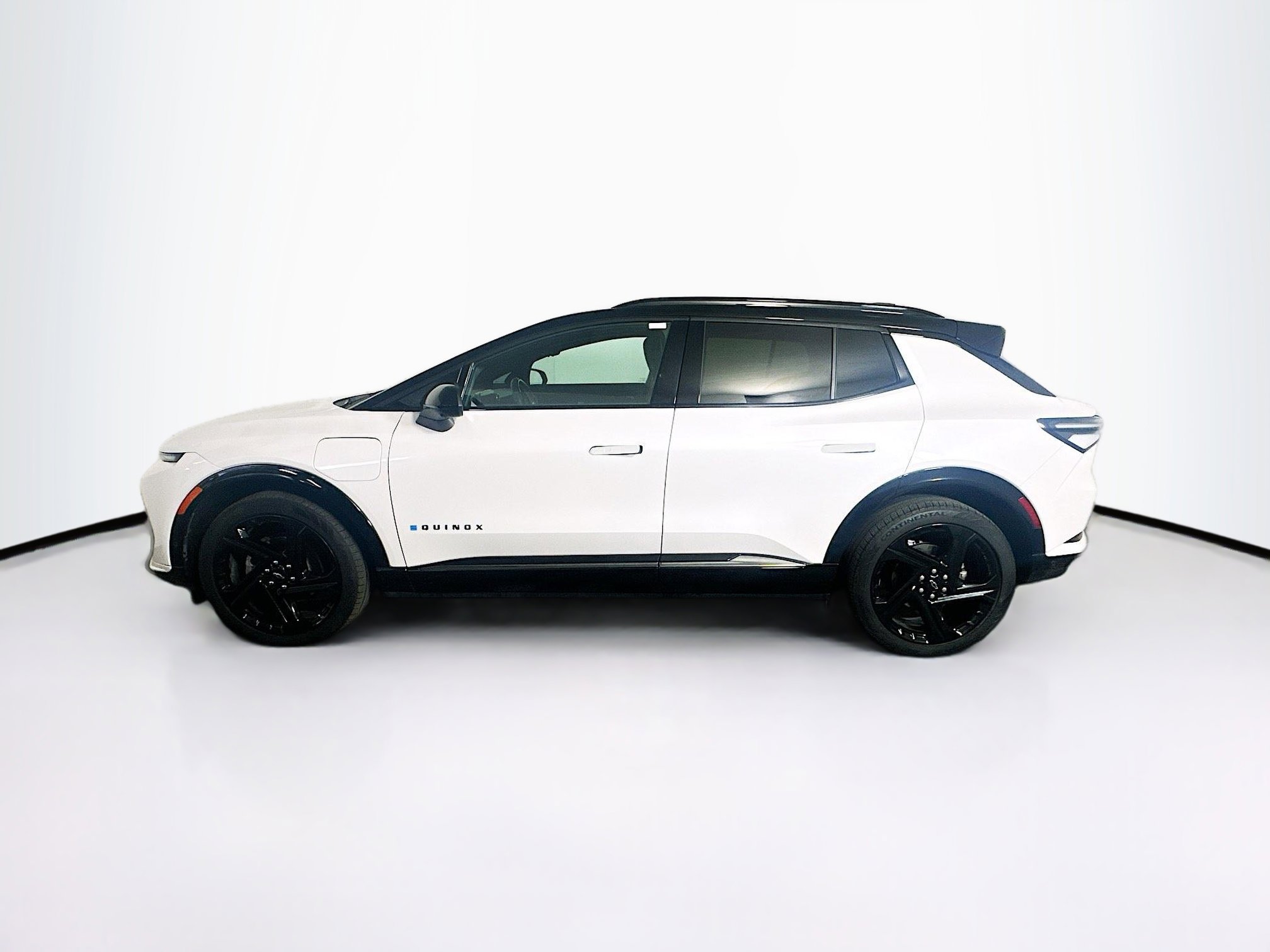 Used 2025 Chevrolet Equinox EV RS w/ Active Safety Package 3 AWD/4WD image 4