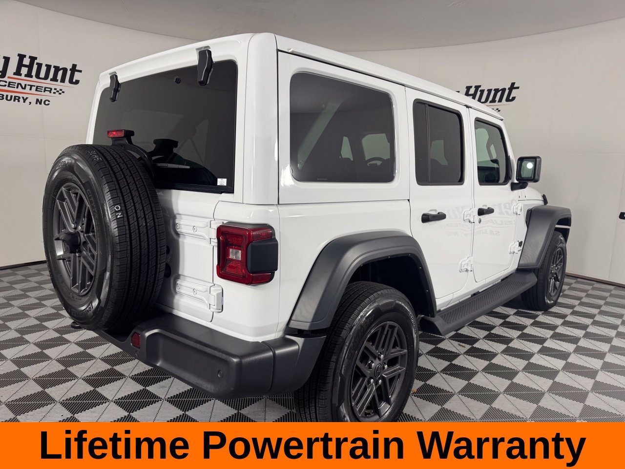 Used 2024 Jeep Wrangler Unlimited Sport AWD/4WD image 7
