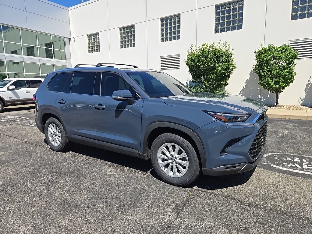 Used 2024 Toyota Grand Highlander AWD image 4