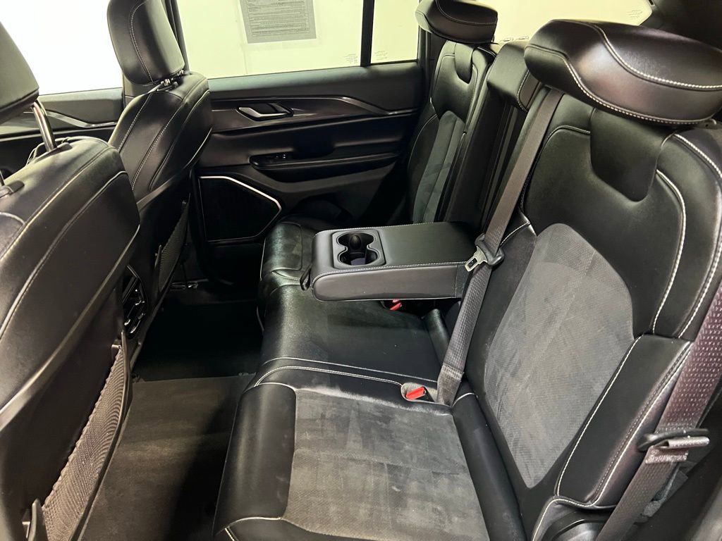 Used 2022 Jeep Grand Cherokee Altitude image 28