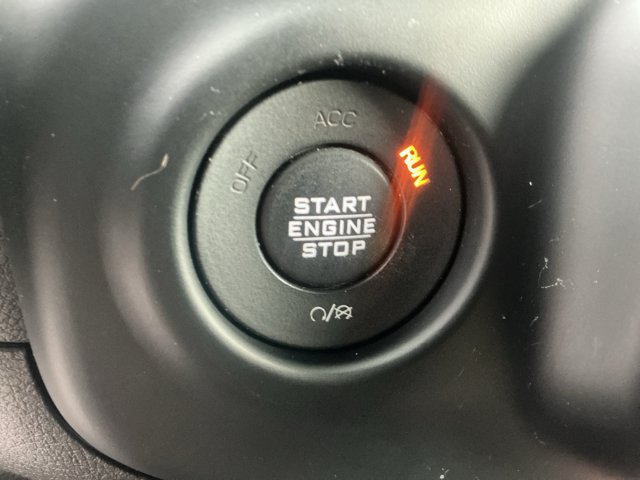 Used 2019 Jeep Wrangler Unlimited Sahara w/ Cold Weather Group AWD/4WD image 27